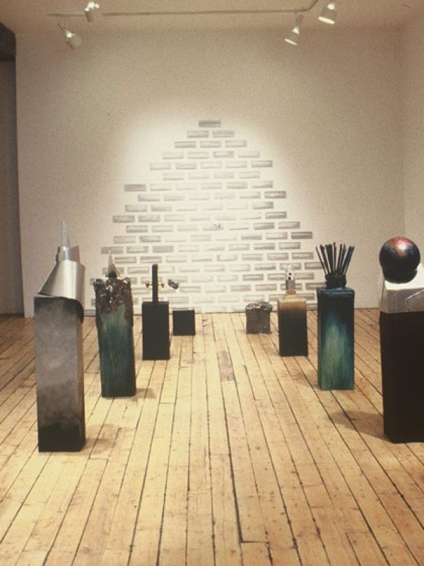 Allée pour un jardin de mirages - 1991 - Installation 10 sculptures et mur